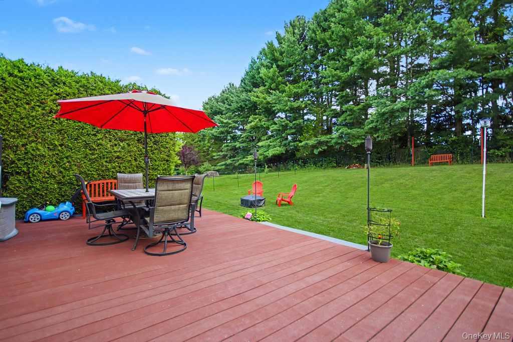 20 Fieldstone Boulevard Property Photo 33