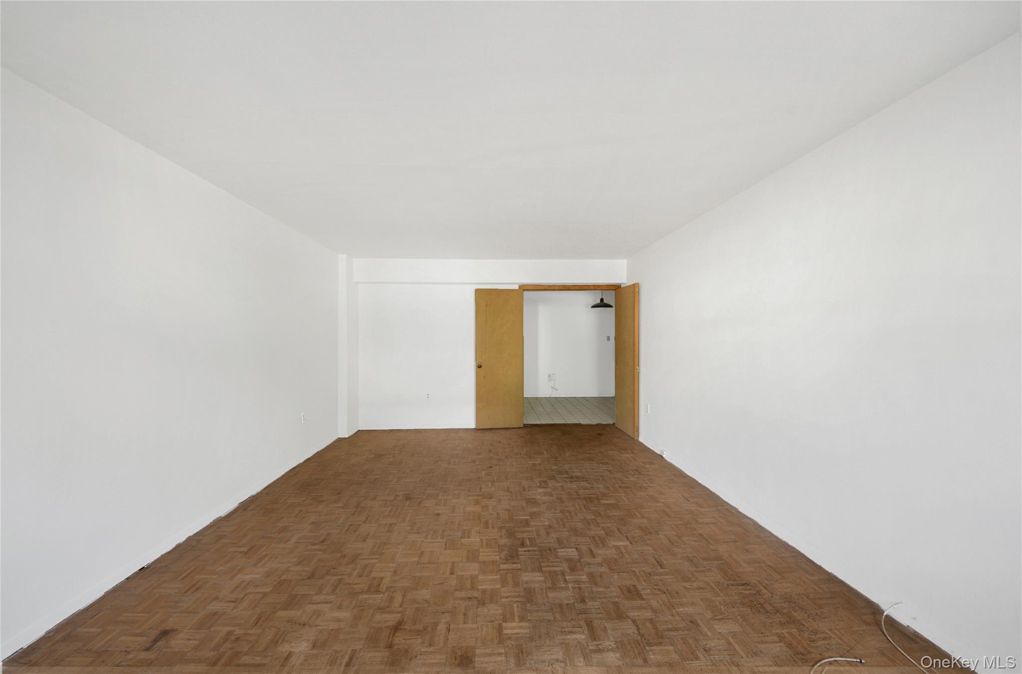 40 S Cole Avenue 1h Property Photo 2