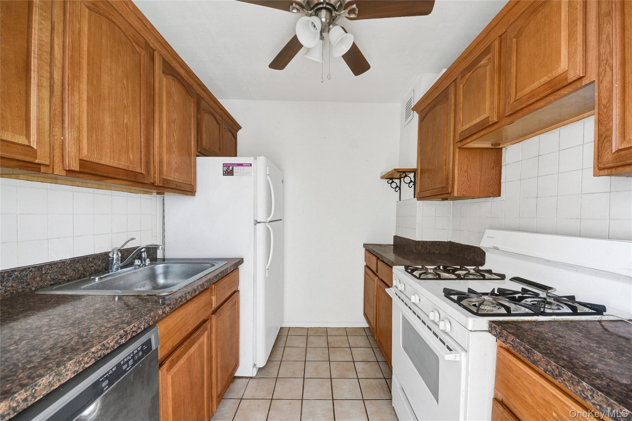 40 S Cole Avenue 1h Property Photo 3