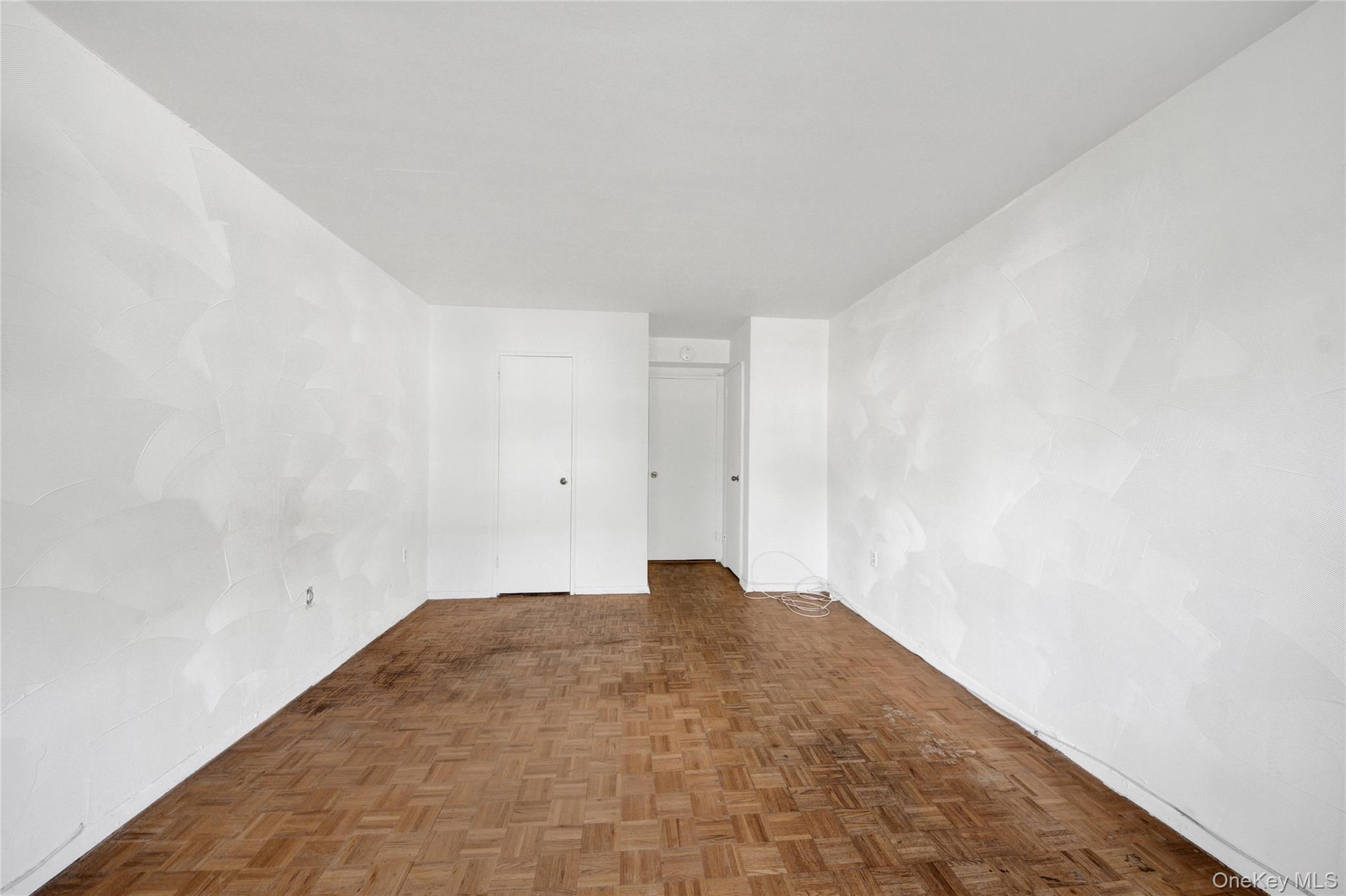 40 S Cole Avenue 1h Property Photo 6