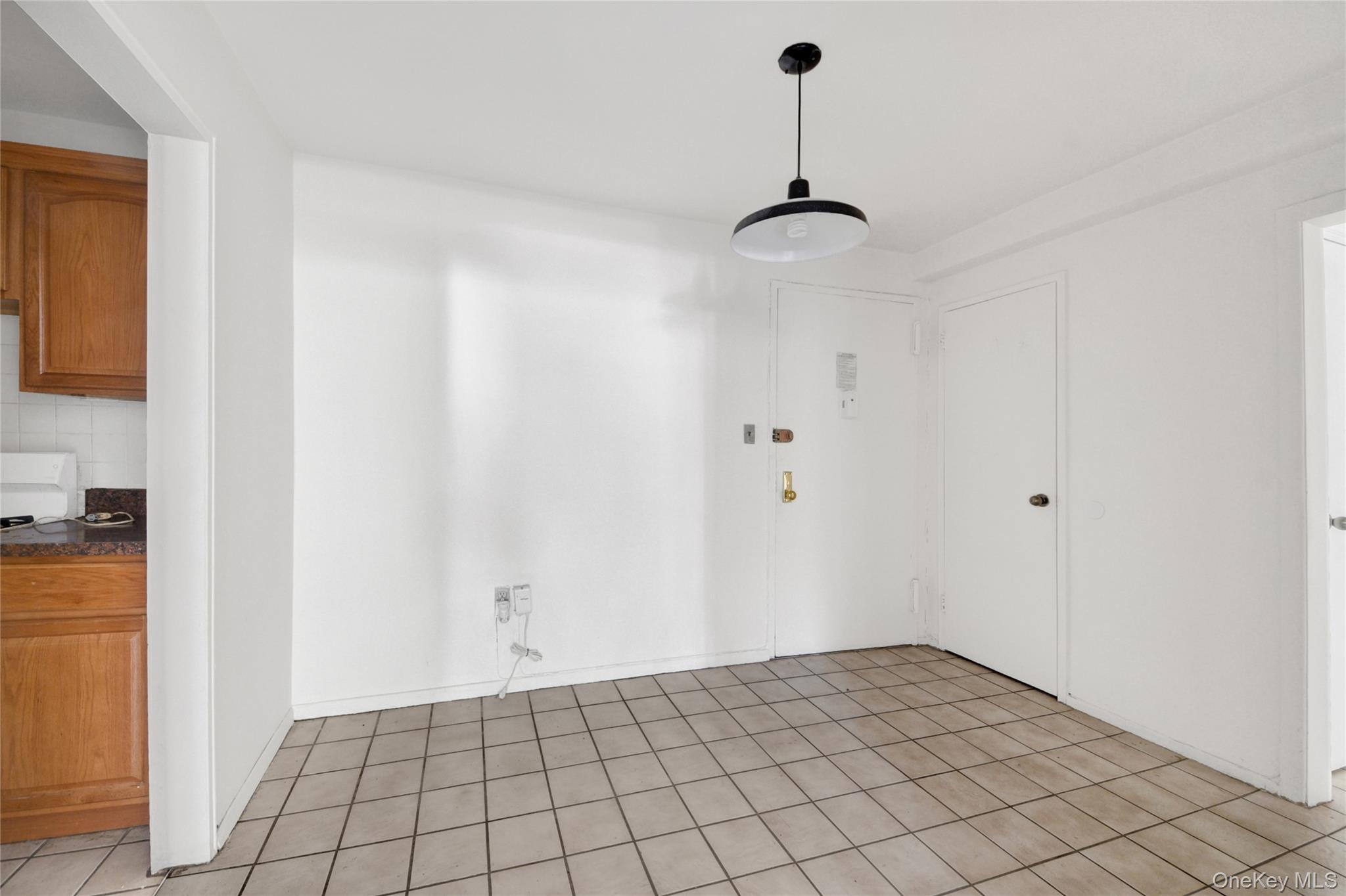 40 S Cole Avenue 1h Property Photo 7