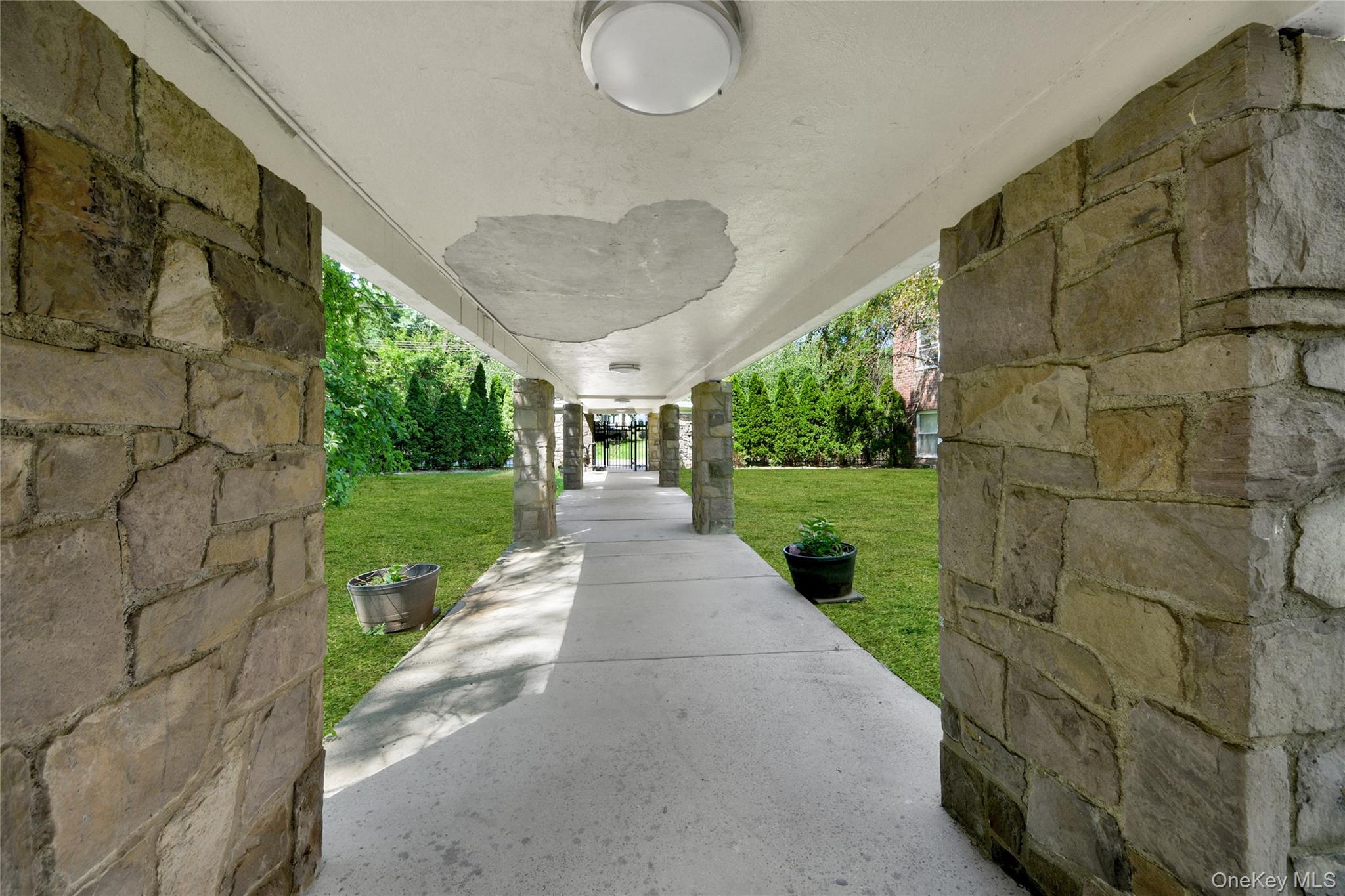 40 S Cole Avenue 1h Property Photo 19