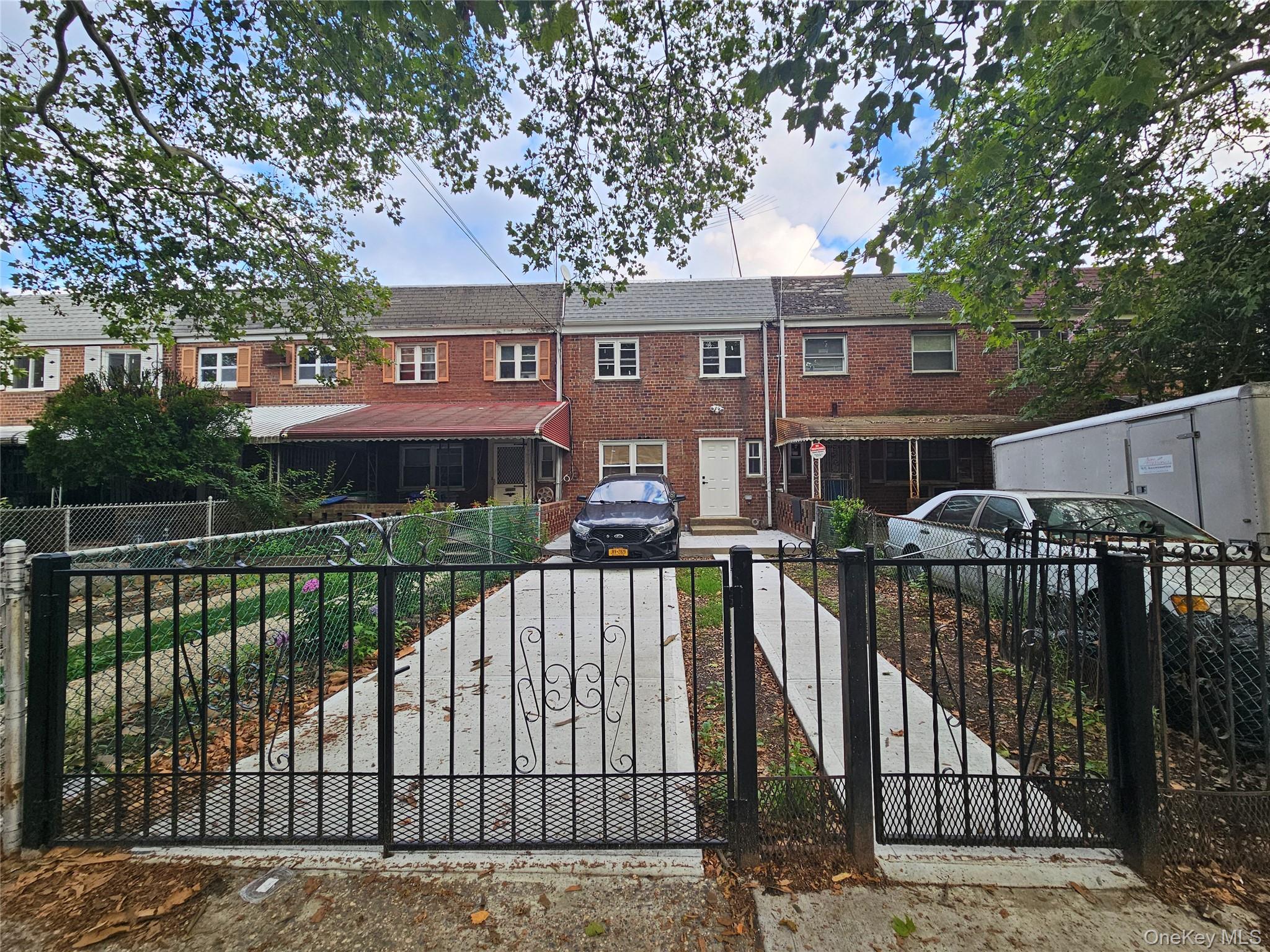 322 Wortman Avenue Property Photo 1