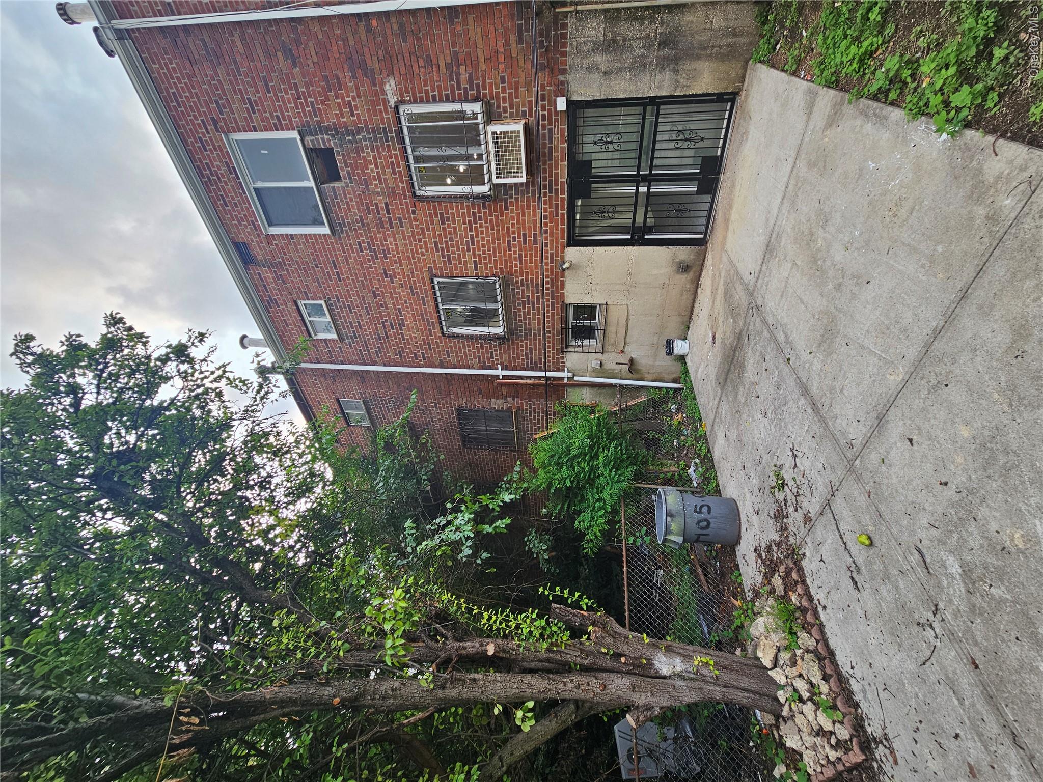 322 Wortman Avenue Property Photo 18