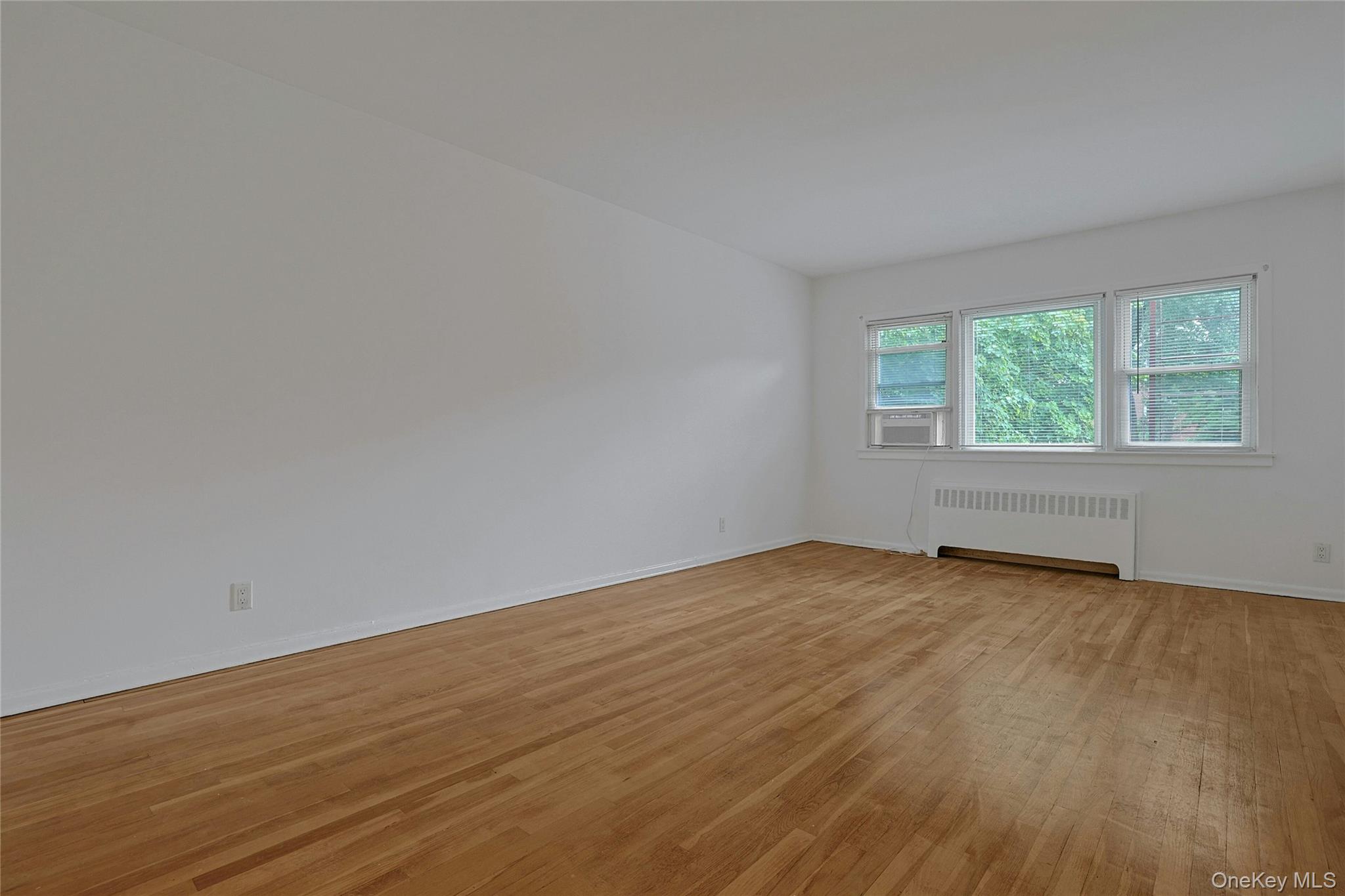 140 N Broadway U-4 Property Photo 5