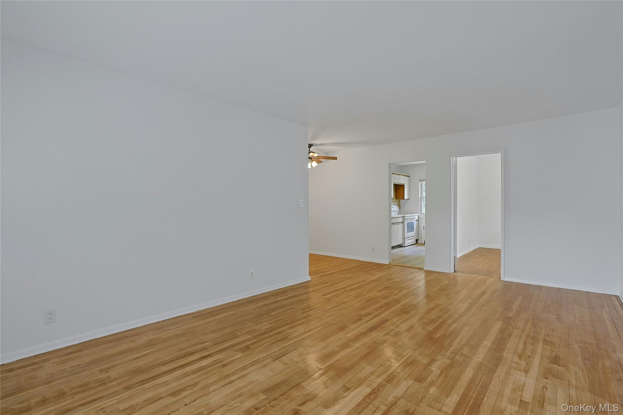 140 N Broadway U-4 Property Photo 6