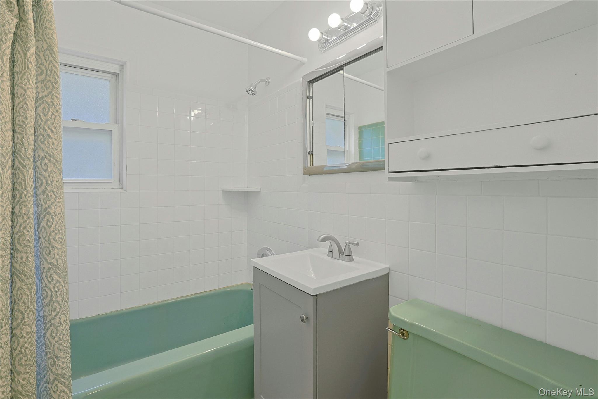 140 N Broadway U-4 Property Photo 12