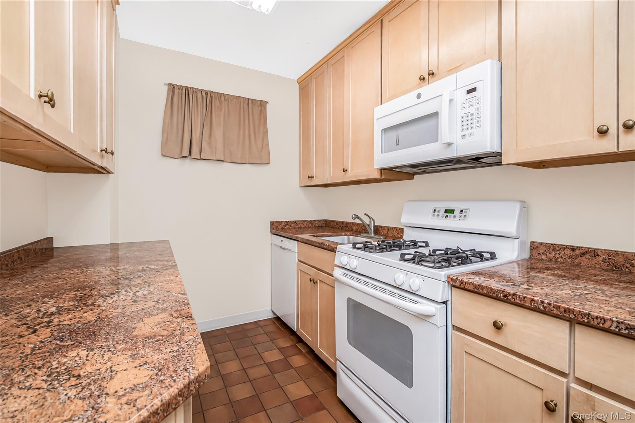 5900 Arlington Avenue 4g Property Photo 5