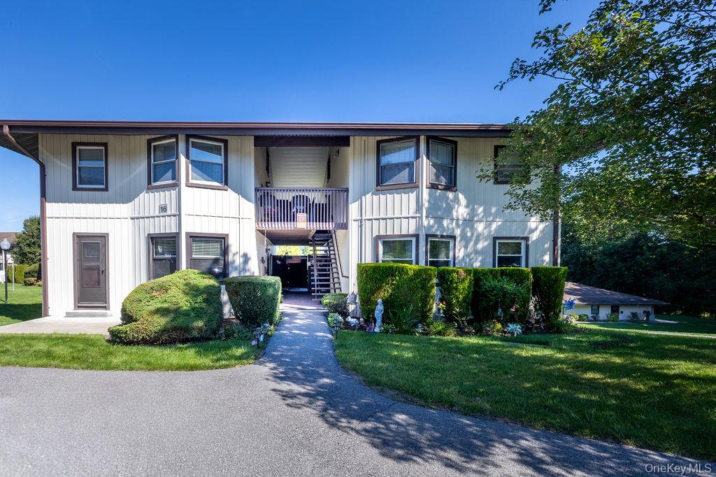 16D Essex Place Property Photo 1