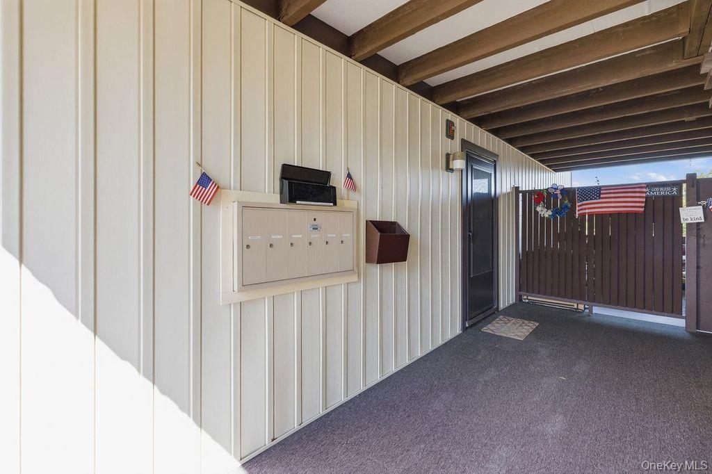 16d Essex Place Property Photo 3