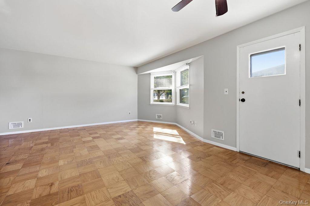 16d Essex Place Property Photo 8