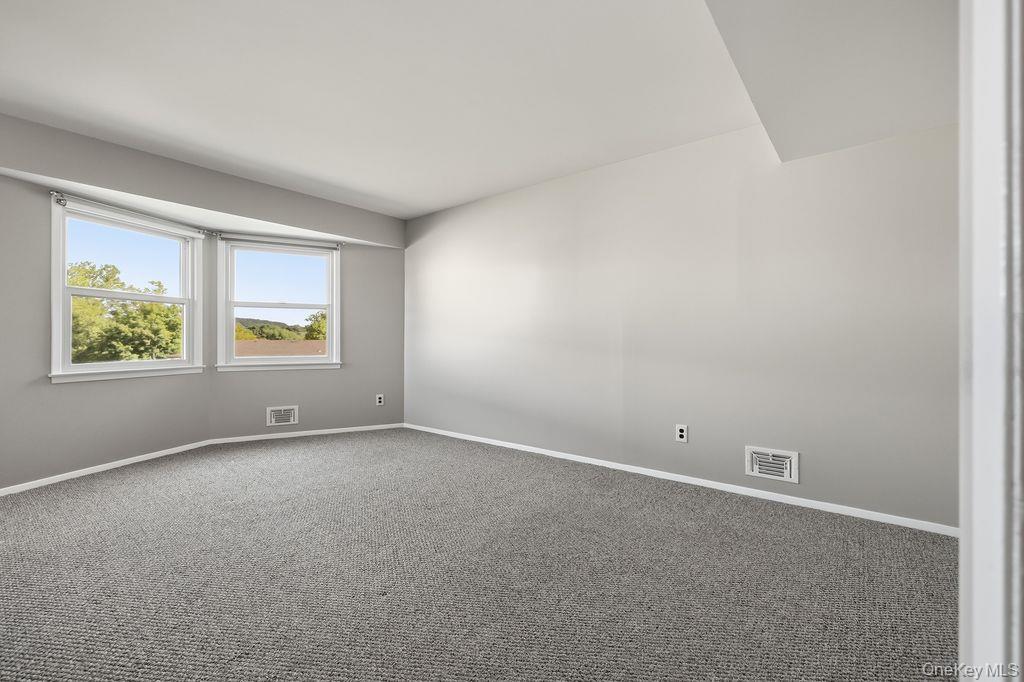 16d Essex Place Property Photo 12