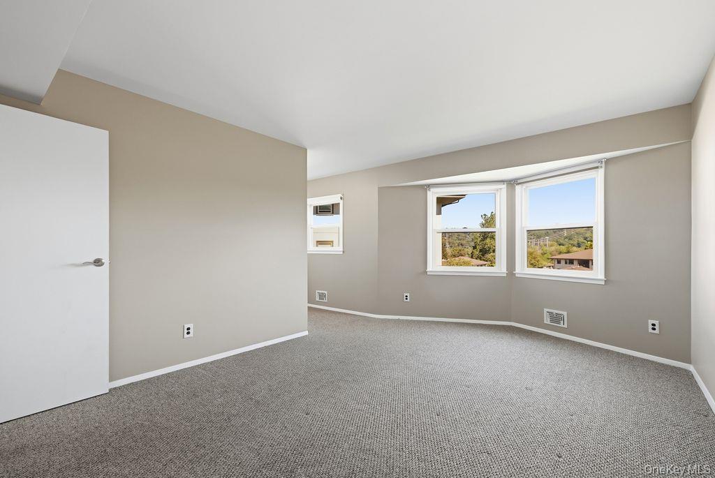 16d Essex Place Property Photo 13