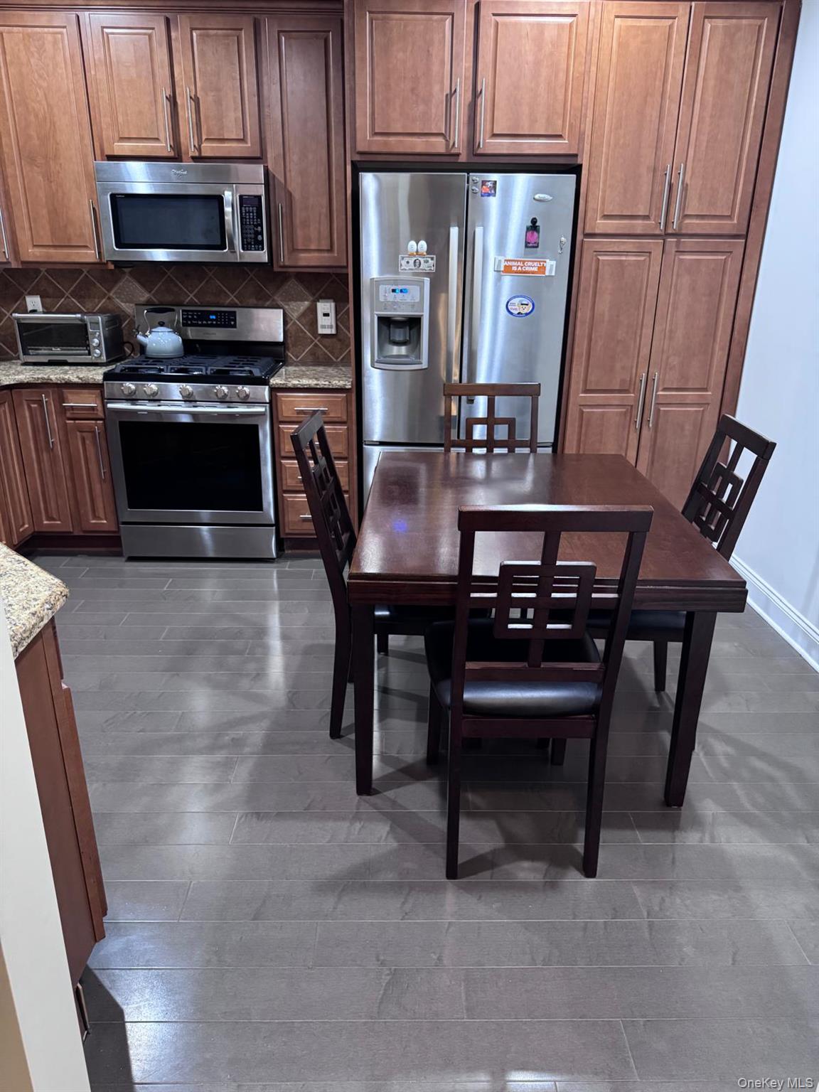 622 Regency Drive Property Photo 4