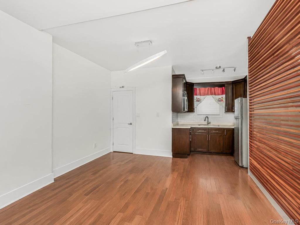 3057 Williamsbridge Road Property Photo 3
