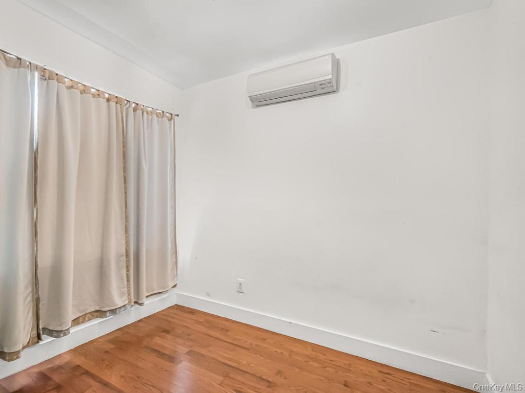3057 Williamsbridge Road Property Photo 9