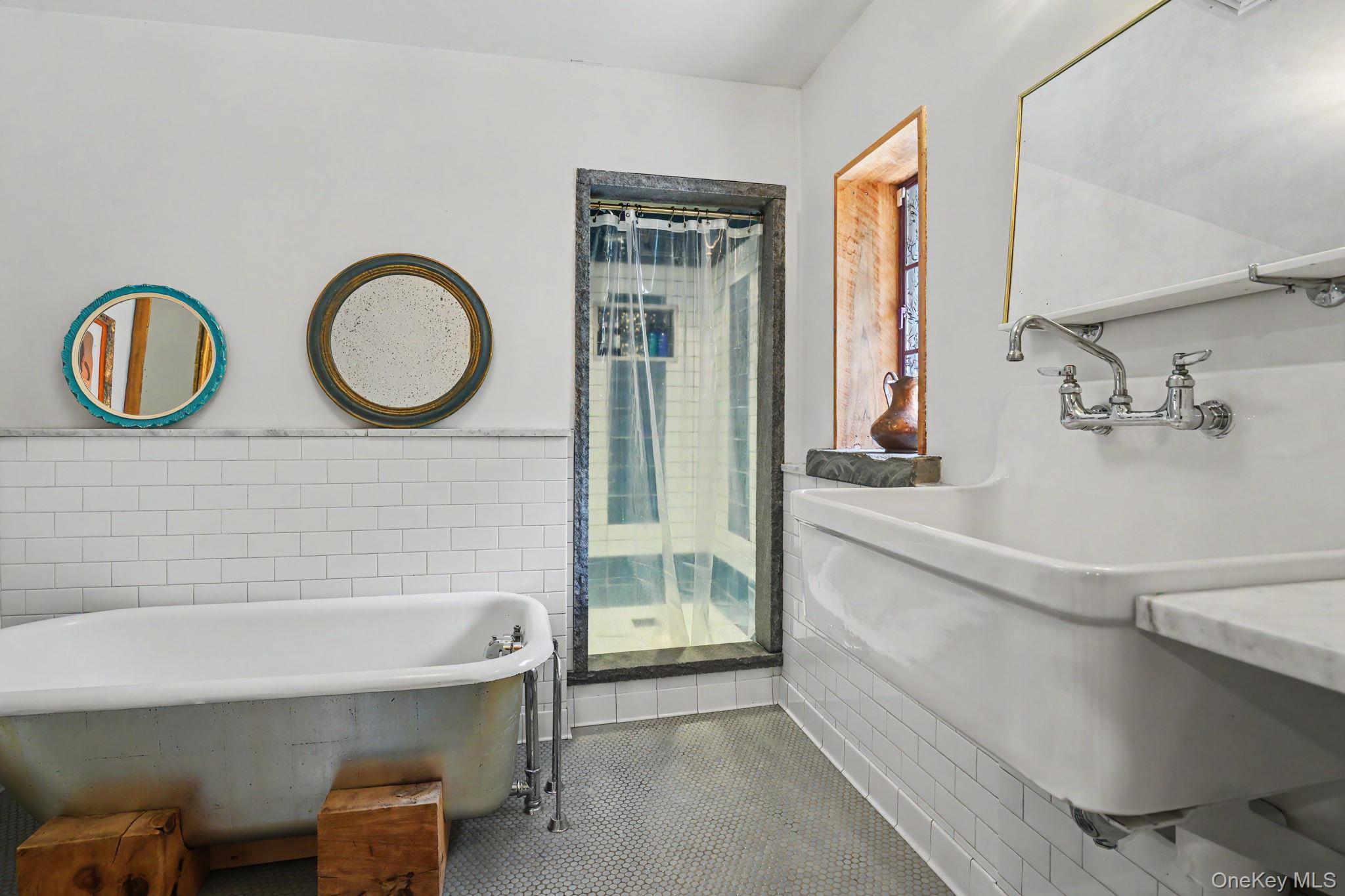 249 Grand Street Property Photo 37