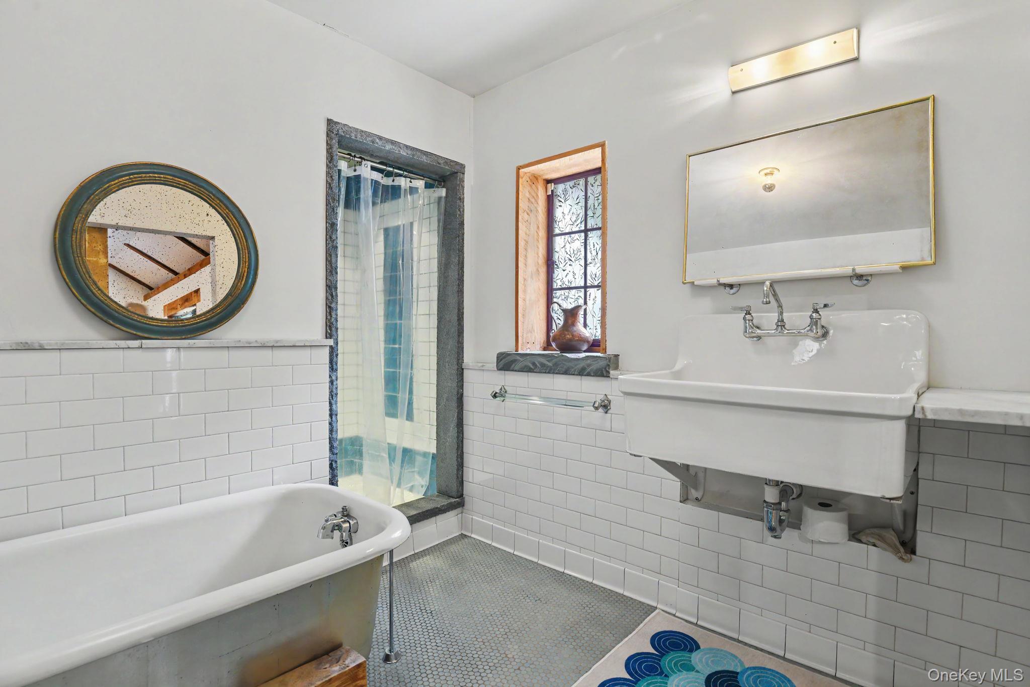 249 Grand Street Property Photo 38