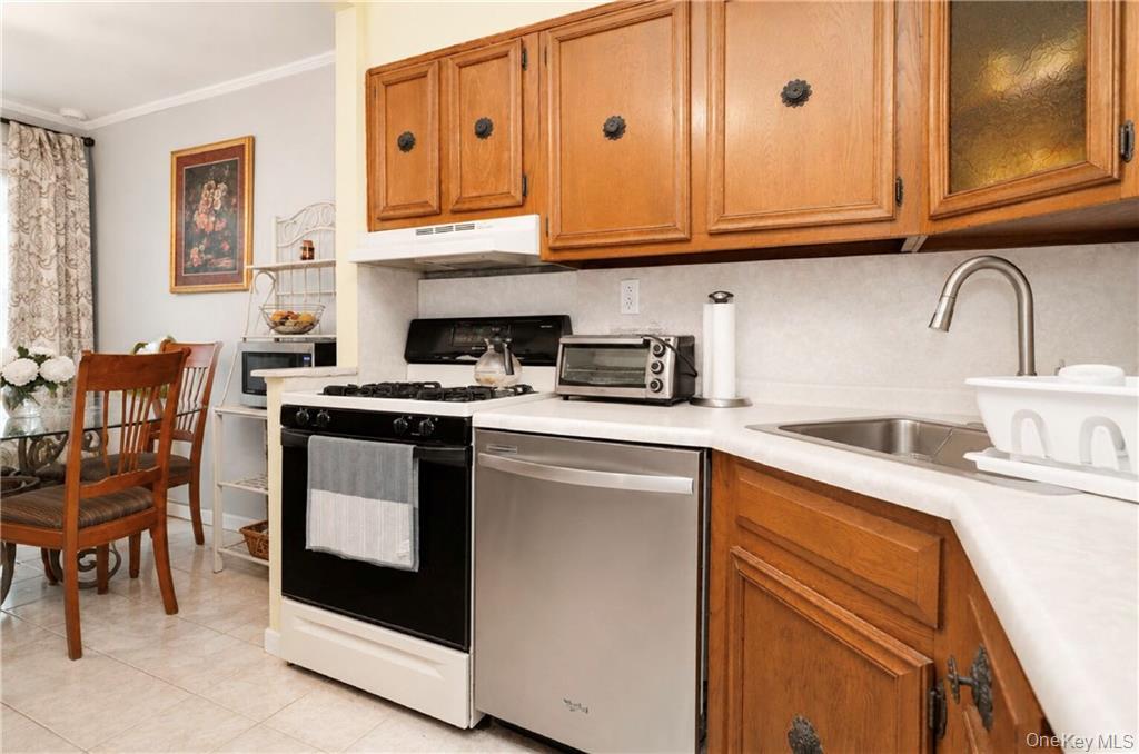 1307 E 98th Street Property Photo 11