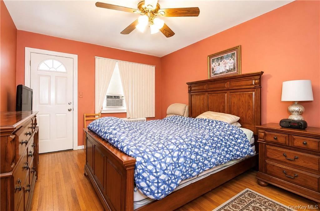 1307 E 98th Street Property Photo 15