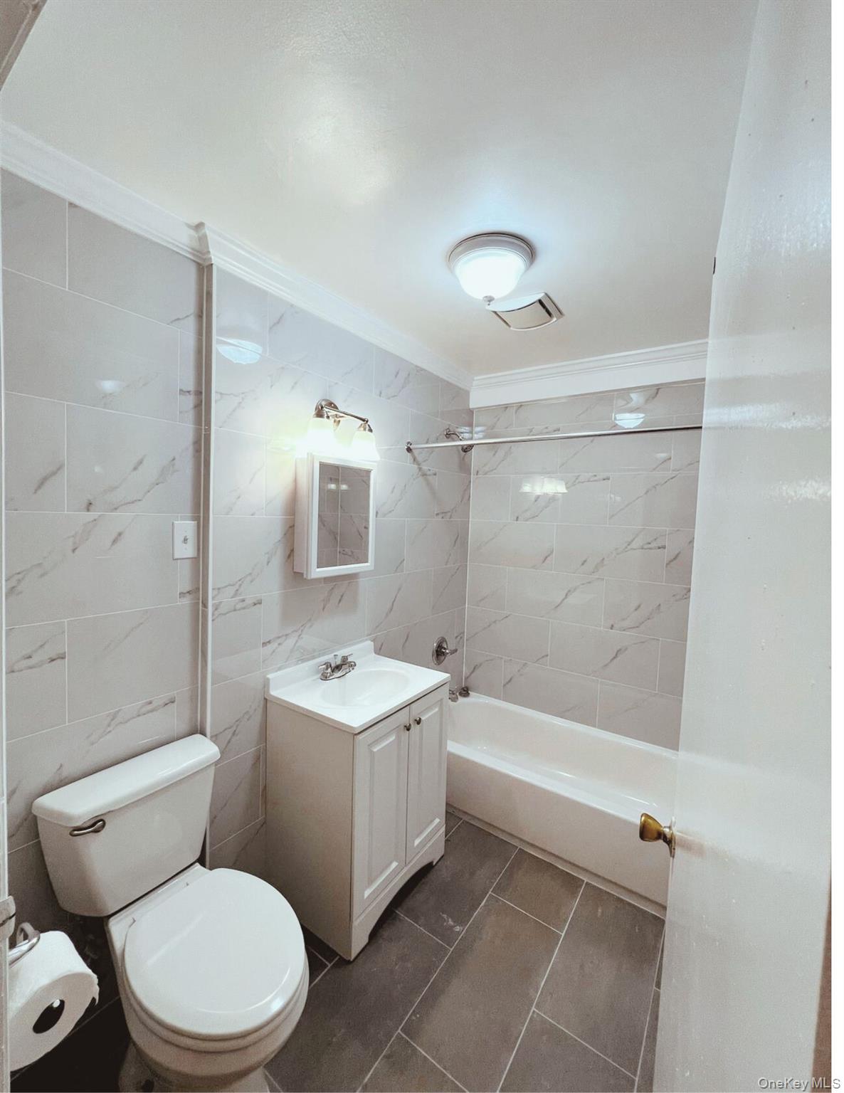 6422 Wetherole Street 1st Floor Property Photo 5