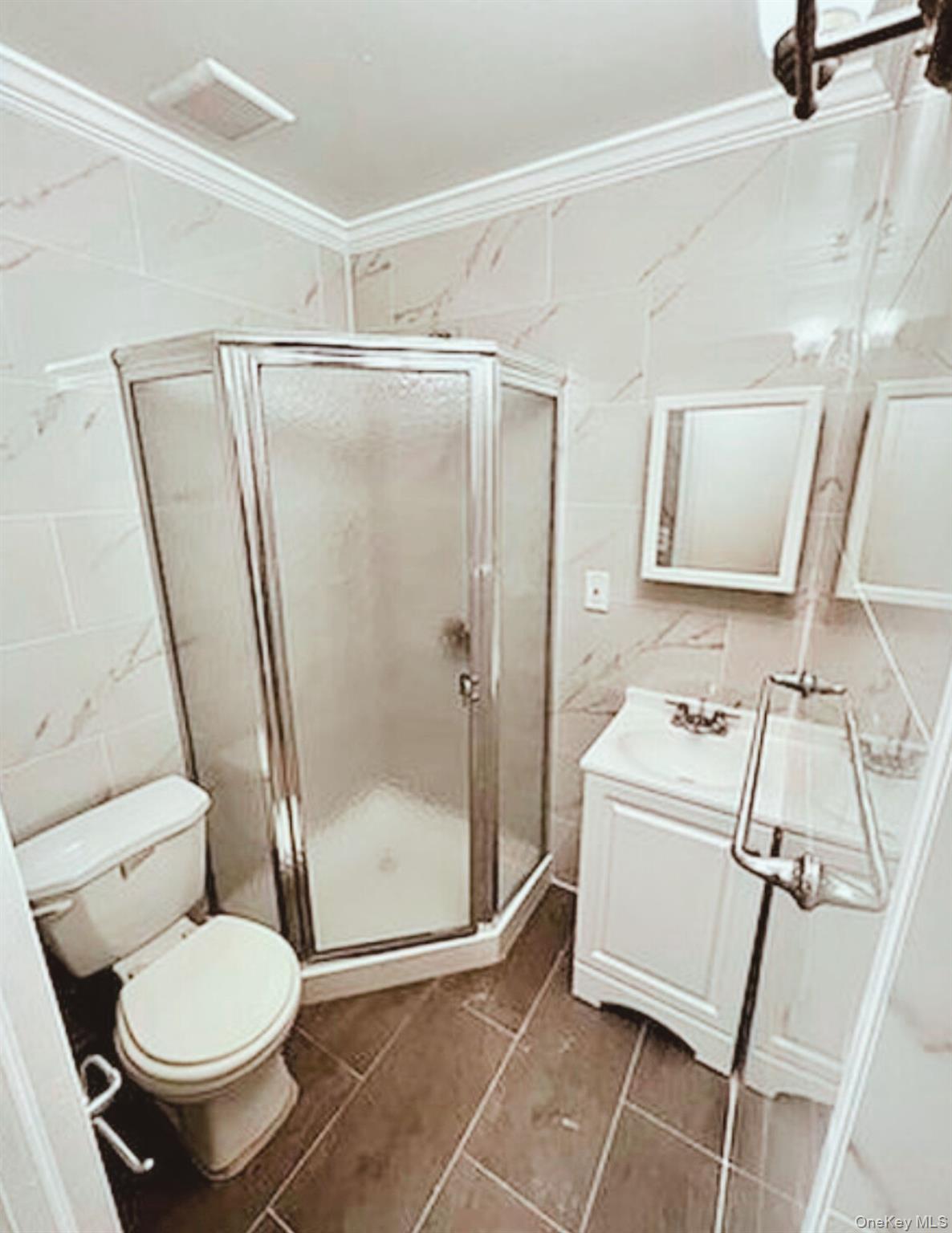 6422 Wetherole Street 1st Floor Property Photo 6