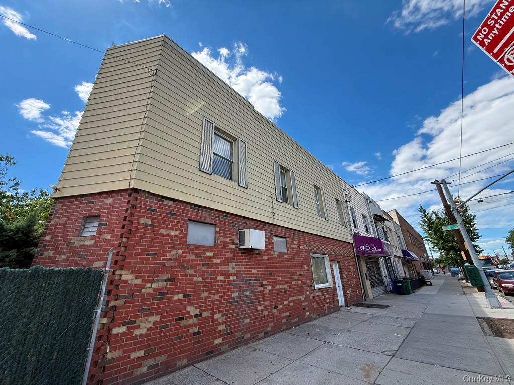 1902 Stillwell Avenue Property Photo 2