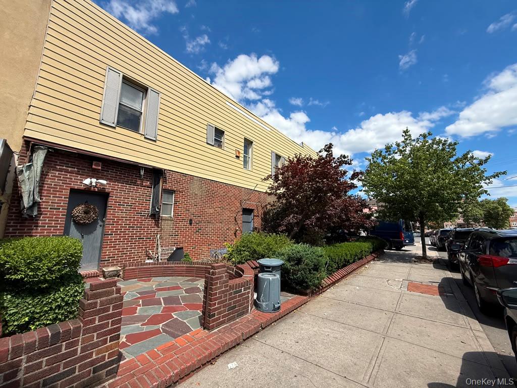 1902 Stillwell Avenue Property Photo 7