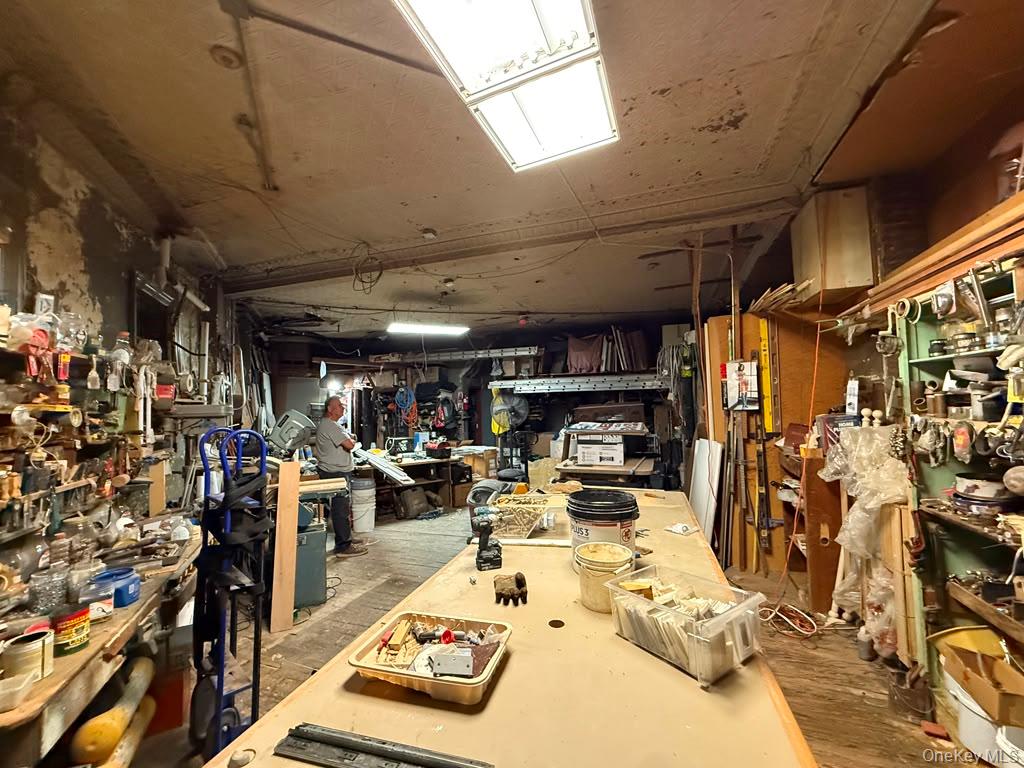1902 Stillwell Avenue Property Photo 10