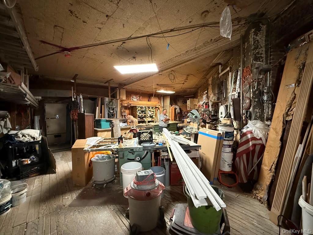 1902 Stillwell Avenue Property Photo 11