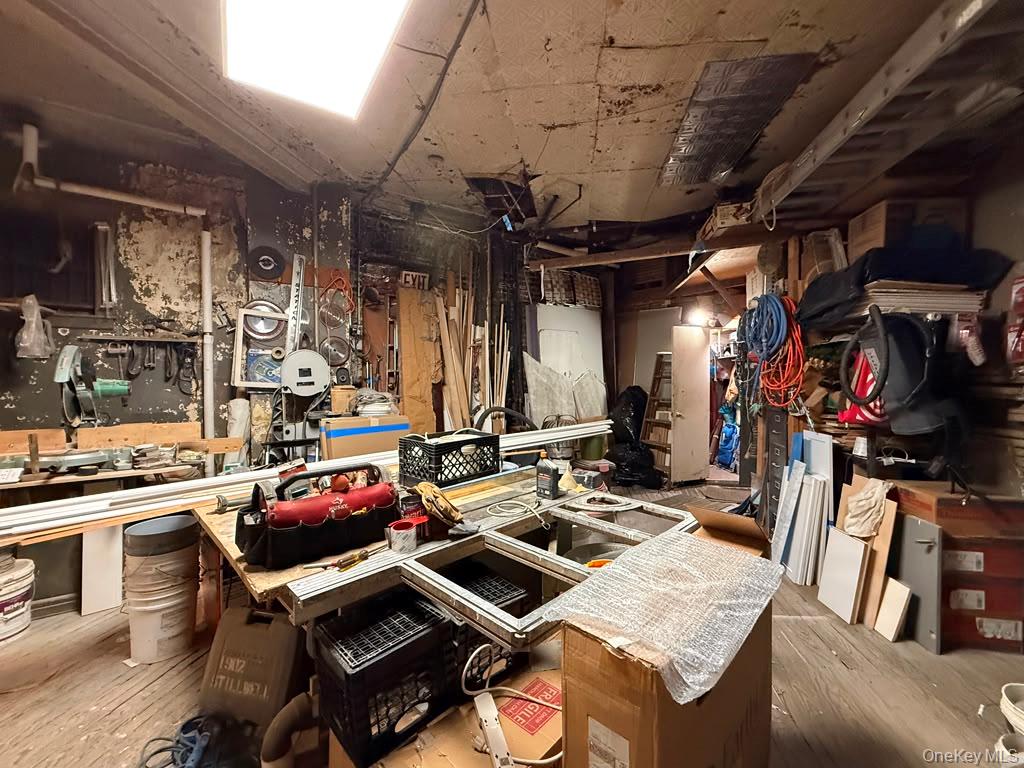 1902 Stillwell Avenue Property Photo 12