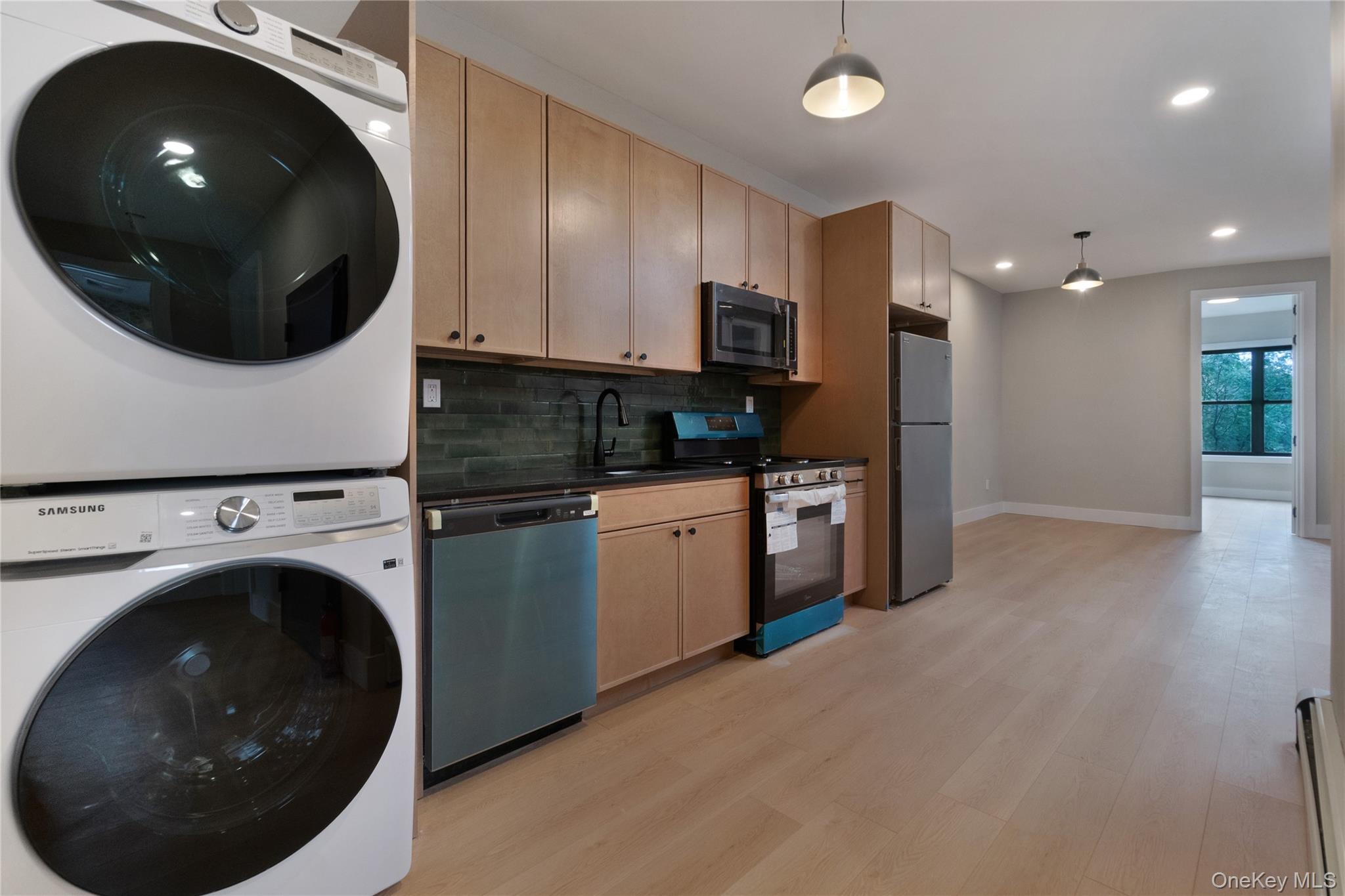 124 Grove Street Property Photo 4