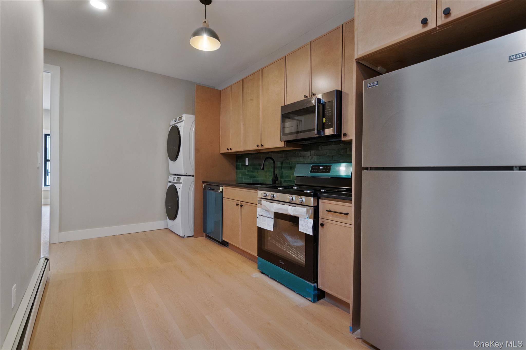124 Grove Street Property Photo 5