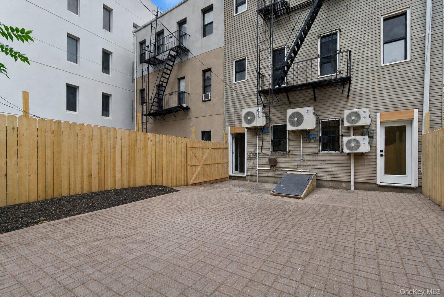 124 Grove Street Property Photo 13