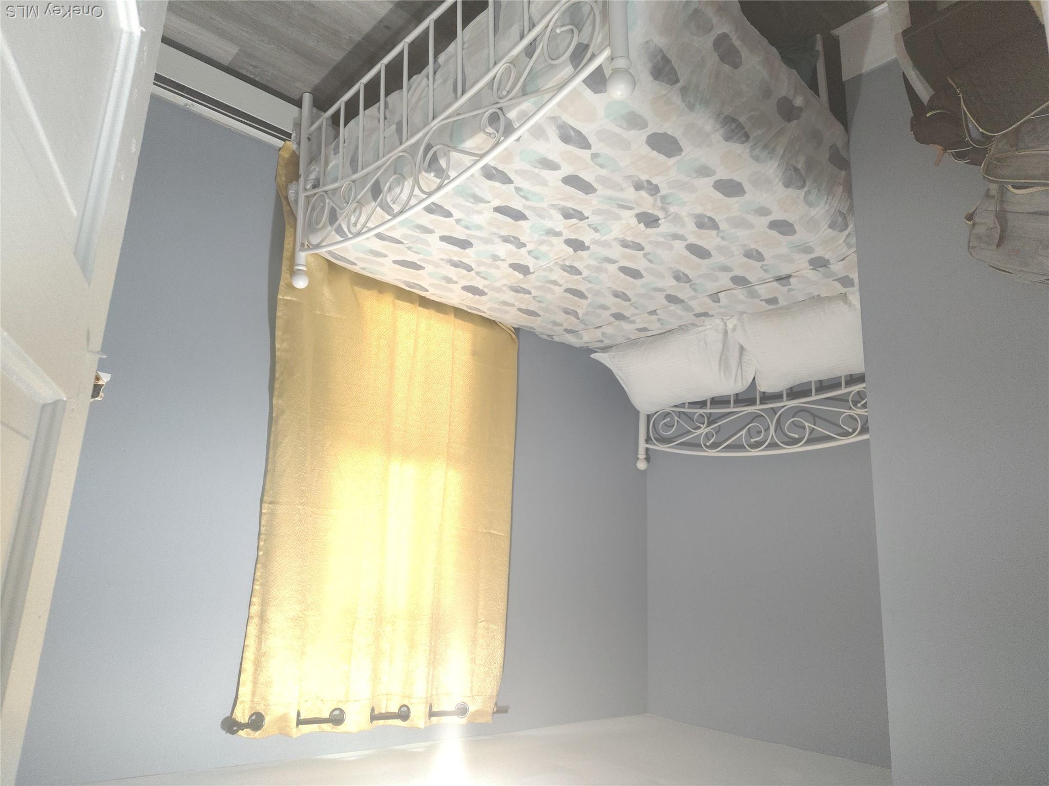 12 Emma Street Property Photo 14