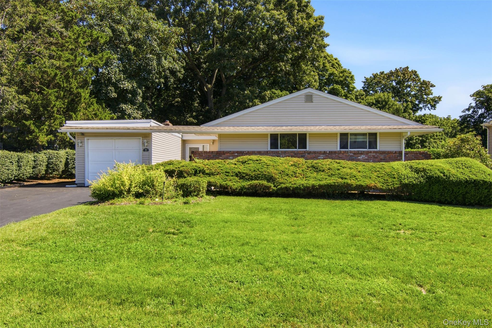 9 Bowman Lane Property Photo 1