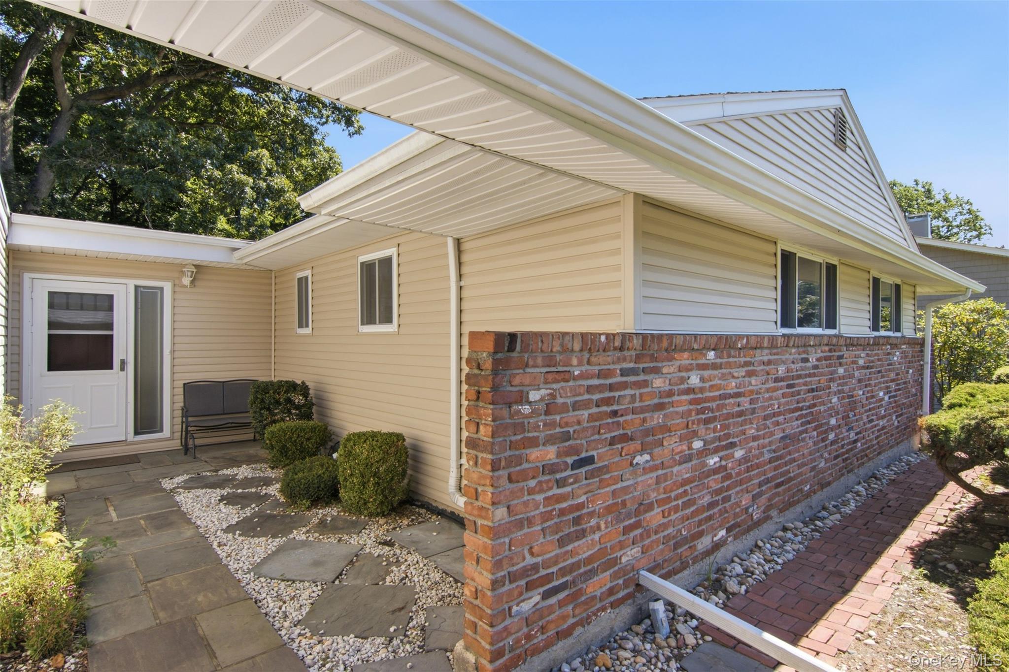 9 Bowman Lane Property Photo 3