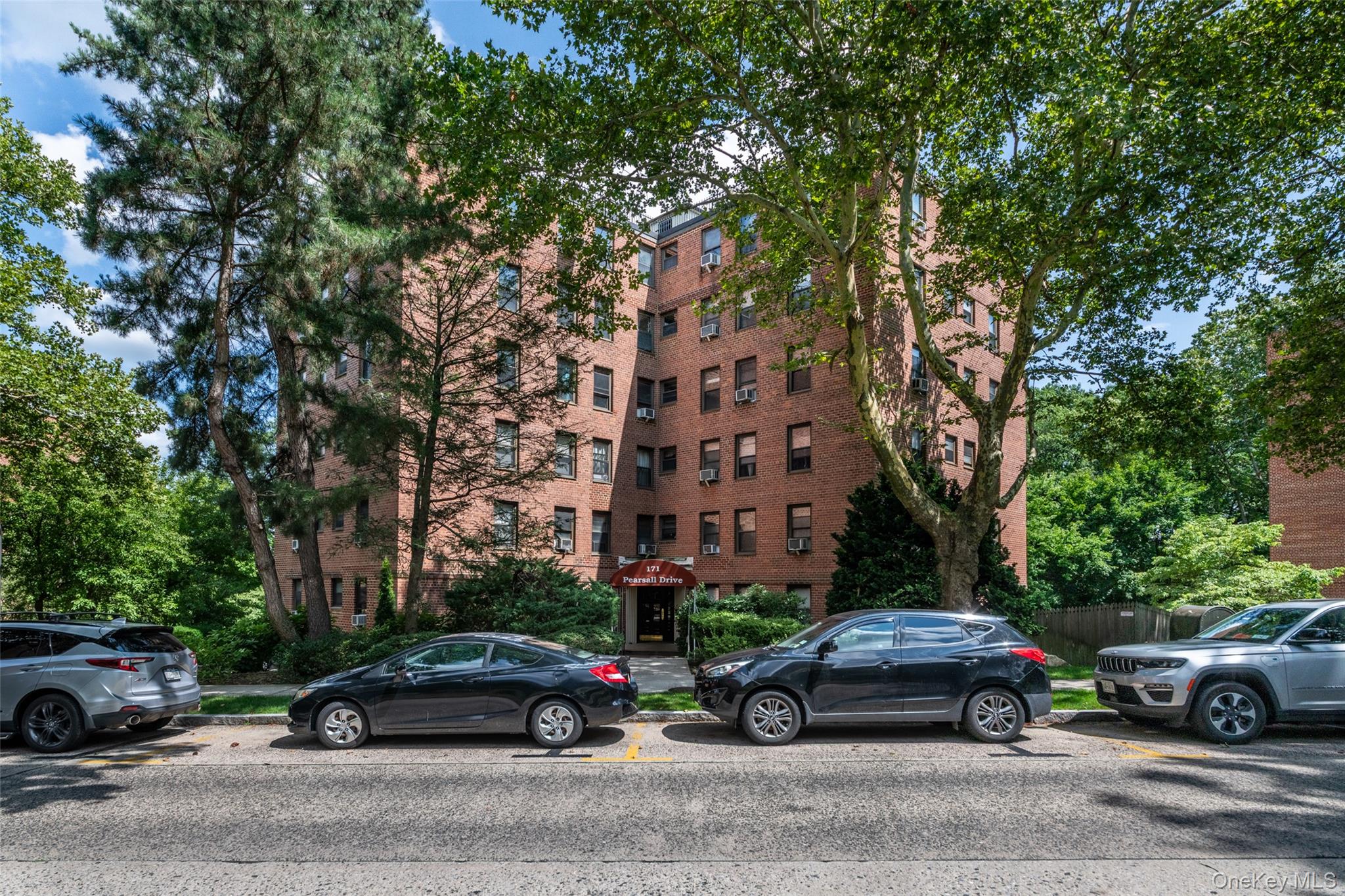 171 Pearsall Drive 6e/6f Property Photo 3