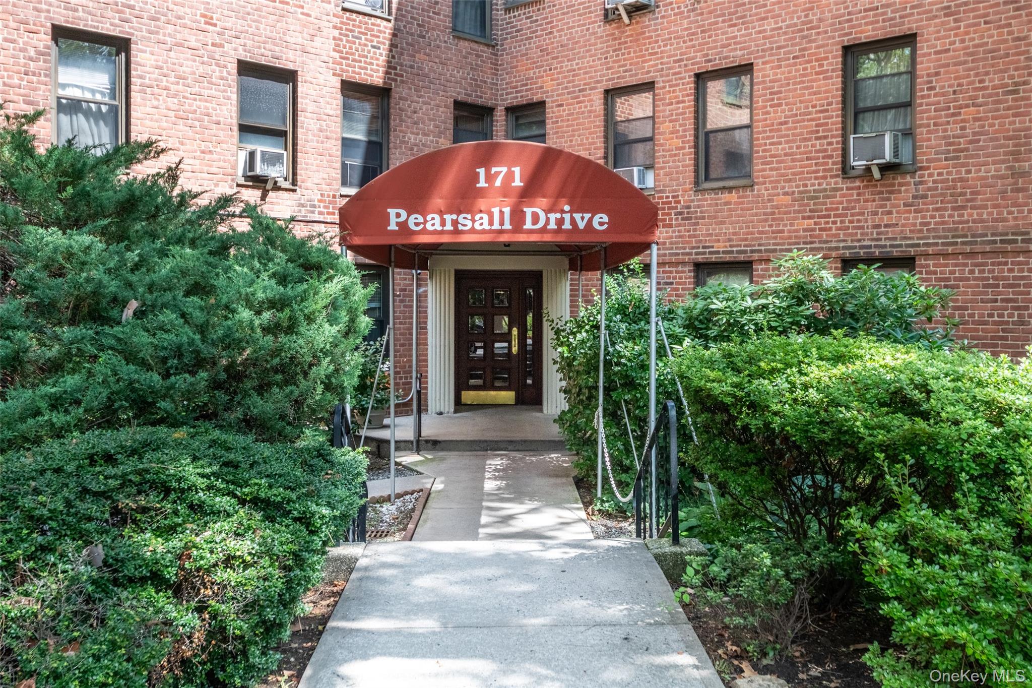 171 Pearsall Drive 6e/6f Property Photo 4
