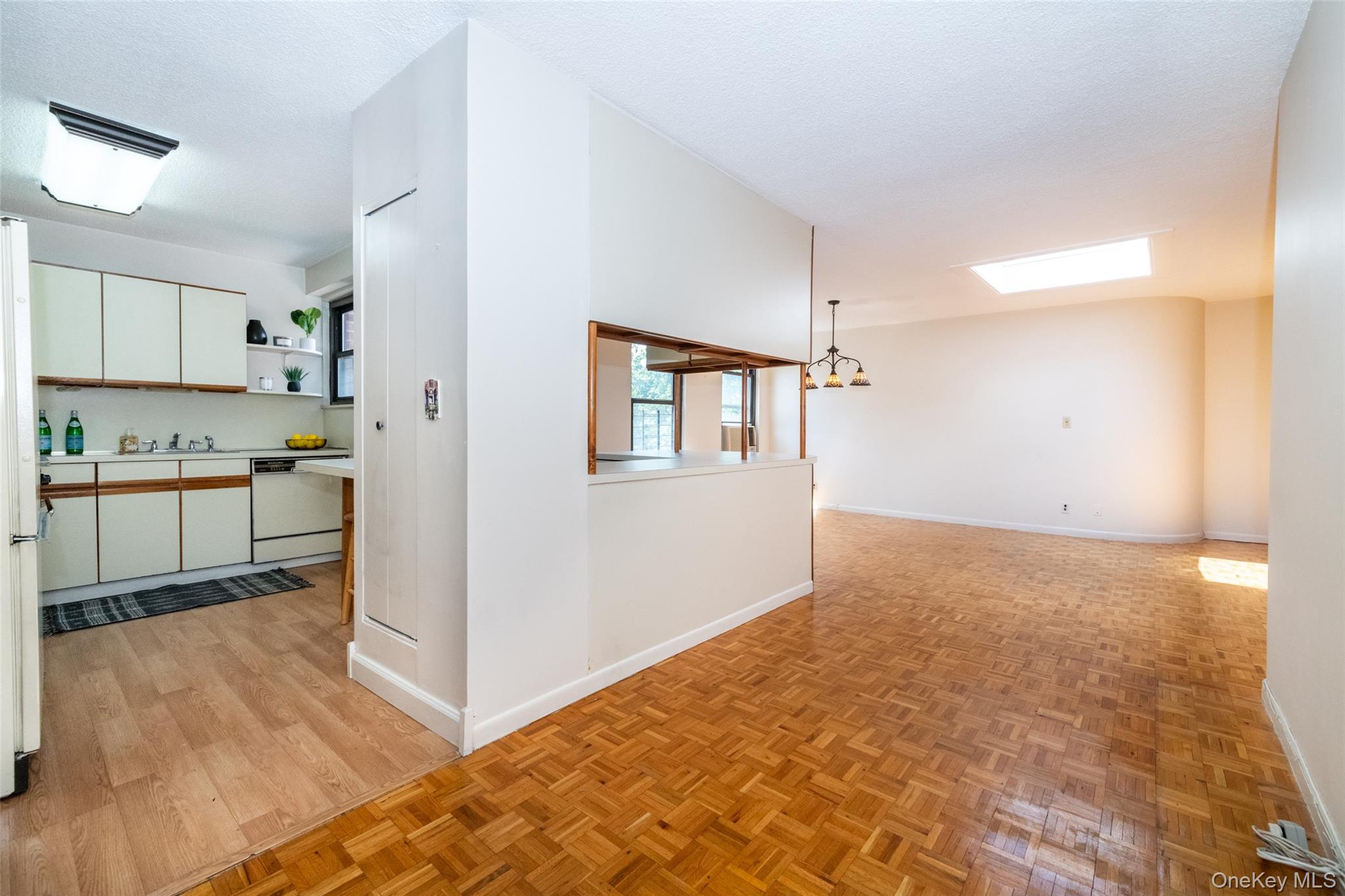 171 Pearsall Drive 6e/6f Property Photo 7