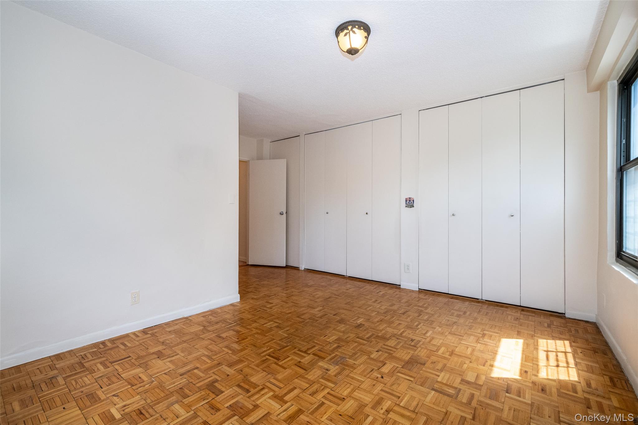 171 Pearsall Drive 6e/6f Property Photo 25