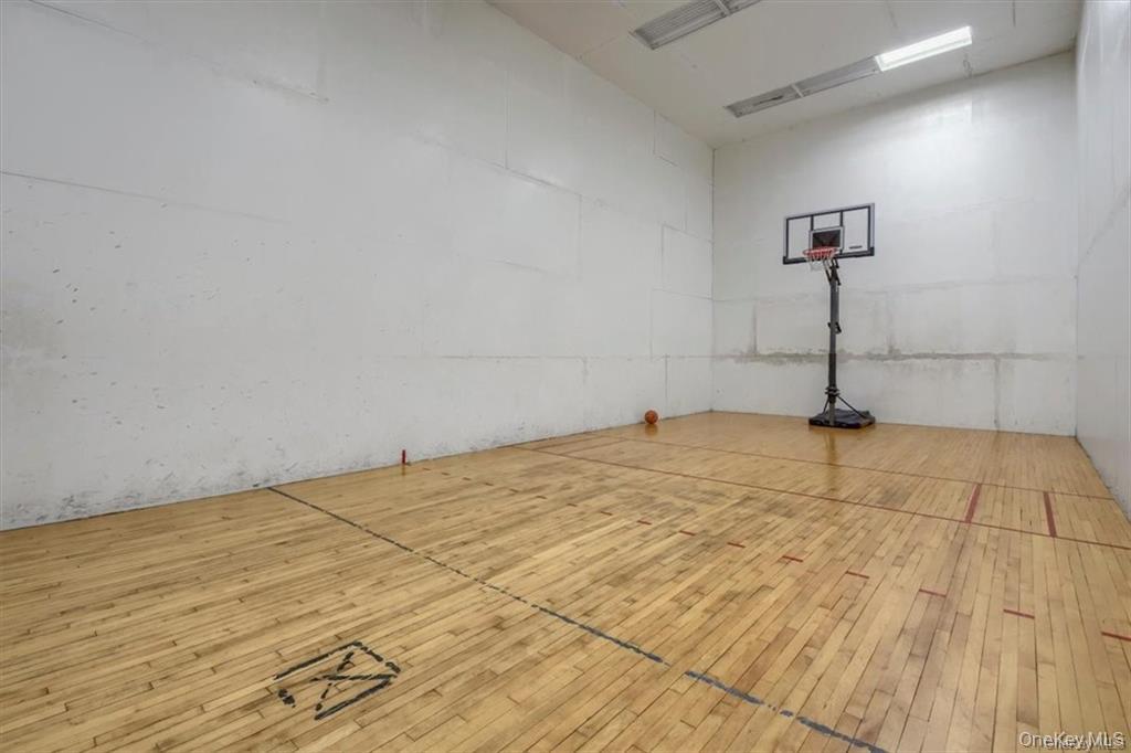 171 Pearsall Drive 6e/6f Property Photo 35