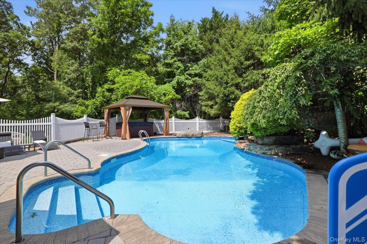48 Province Drive Property Photo 26