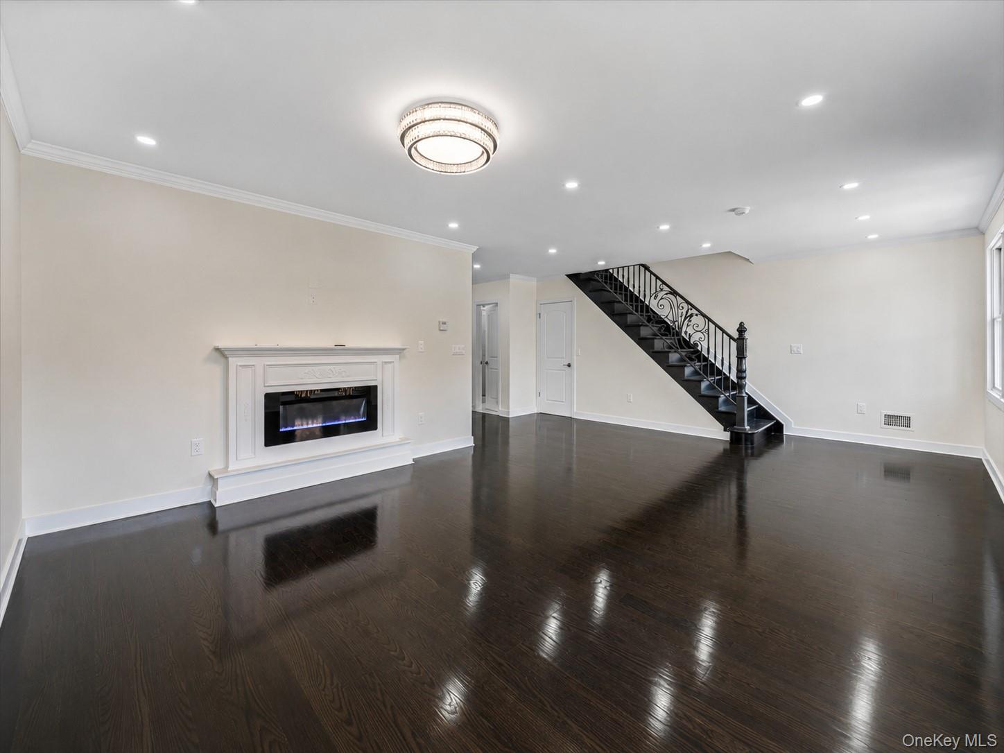 8341 Little Neck Parkway Property Photo 17