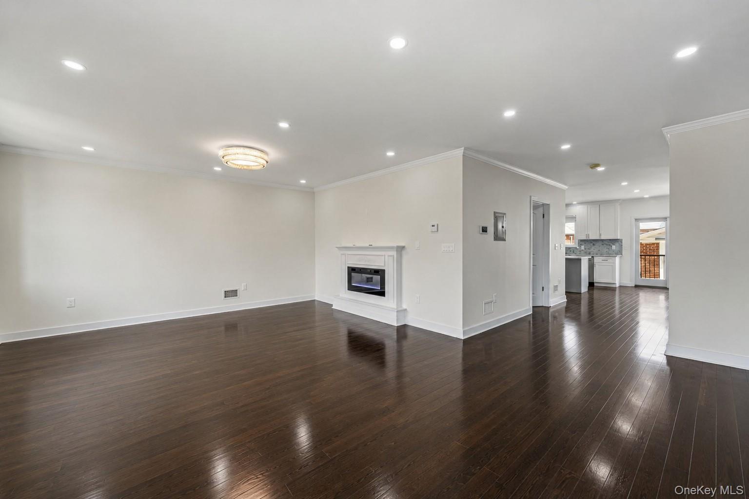 8341 Little Neck Parkway Property Photo 18