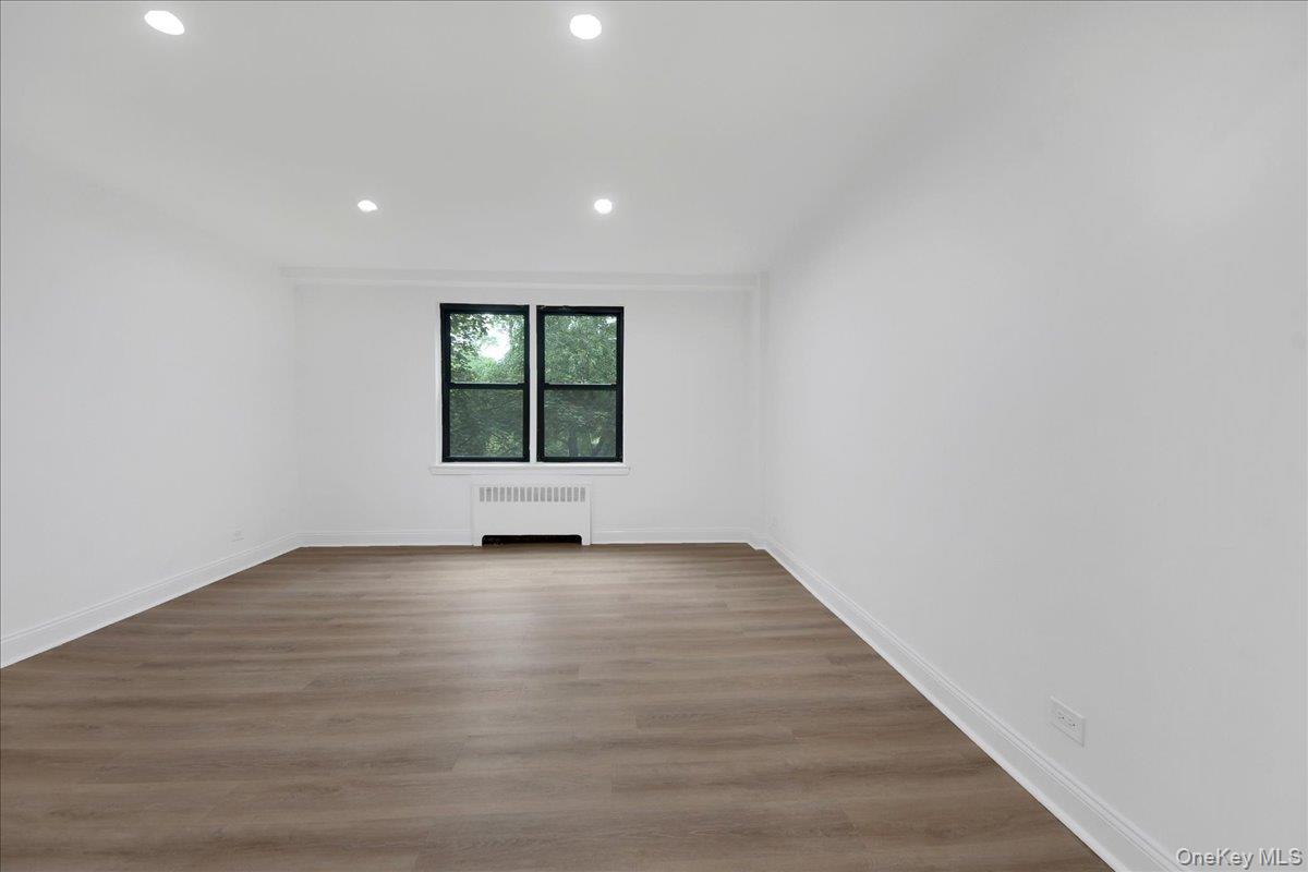 3840 Greystone Avenue 3a Property Photo 2