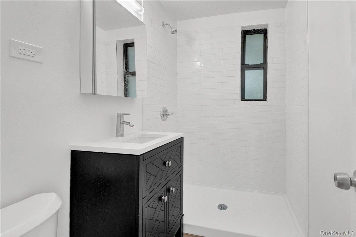 3840 Greystone Avenue 3a Property Photo 10