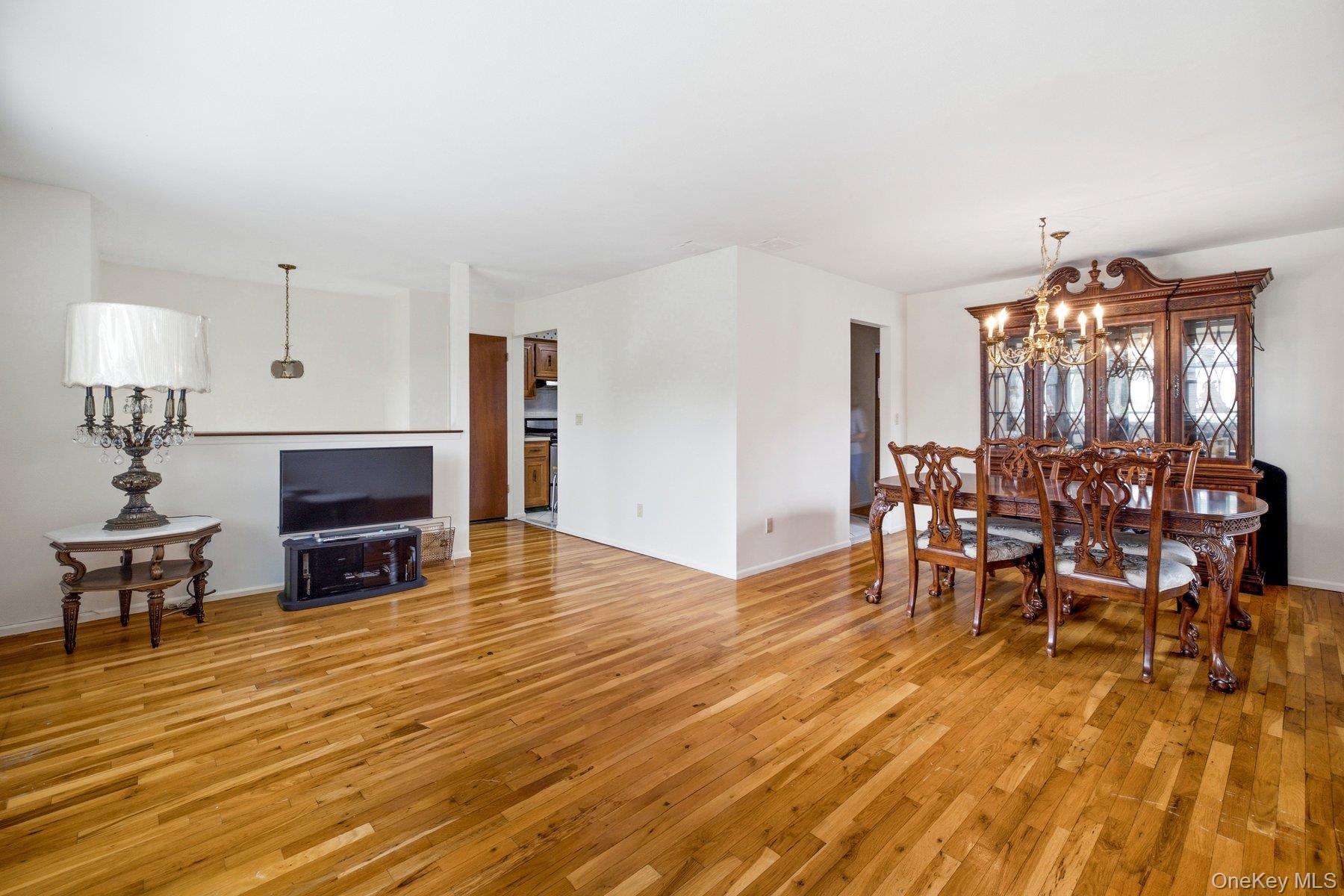 1706 Washington Drive Property Photo 3