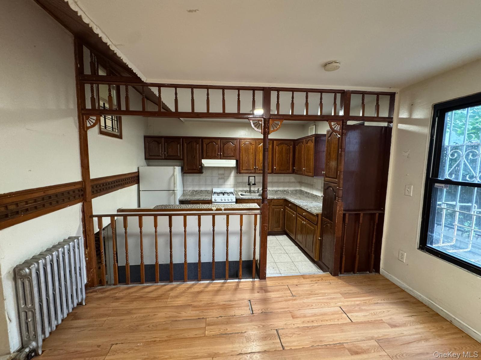 590 Elton Street Property Photo 9