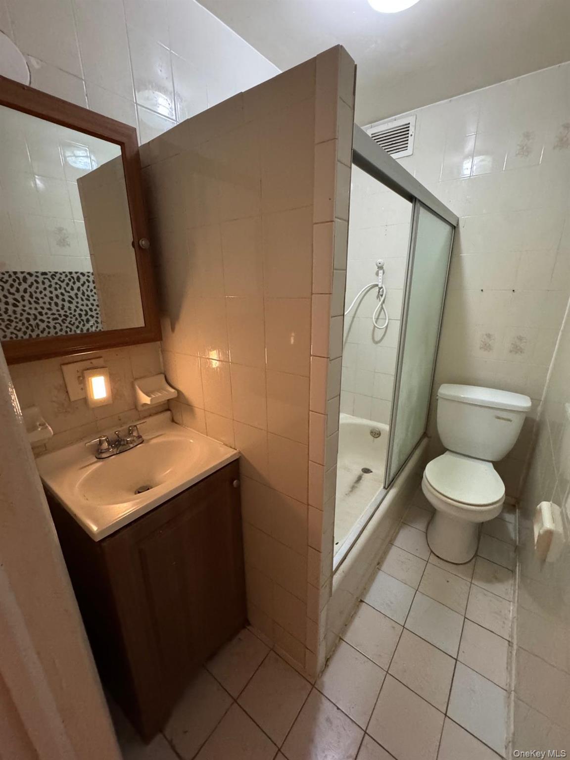 590 Elton Street Property Photo 12